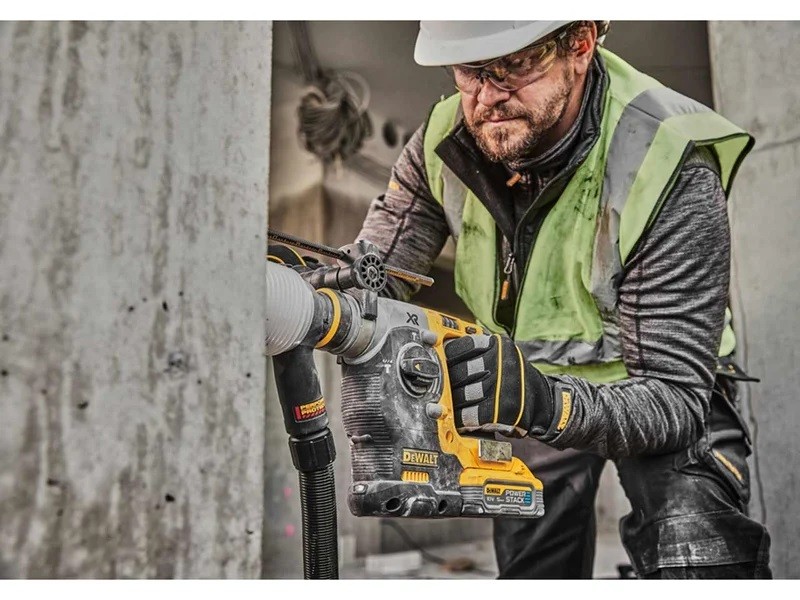 dewalt_dch273n_sds-plus_hammer_drill_power_tools_uk_0524_5_1