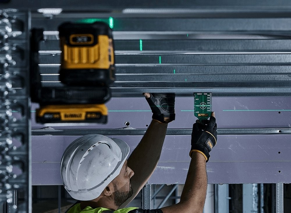 dewalt_dcle34021d1_cross_line_laser_power_tools_uk_0423_7_1