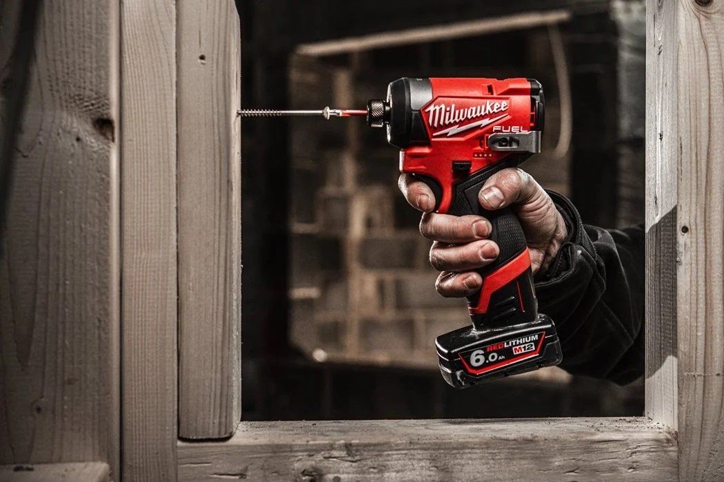 milwaukee_m12fid2_impact_wrench_power_tools_uk_0822_7_1_1