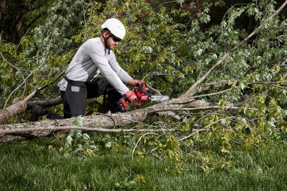 milwaukee_m18fhs20-0_hatchet_pruning_saw_power_tools_uk_0223_4_1